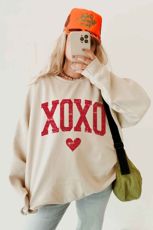 XOXO LOVE HEART VALENTINES GRAPHIC SWEATSHIRT